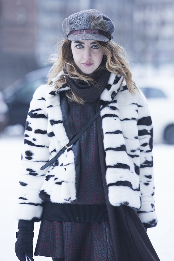 occhi_azzurri_samantha_pelliccia_di_visone