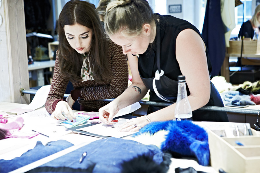 Lady Fur durante il workshop con il team della Saga Furs